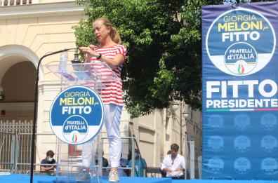 Giorgia Meloni a Foggia presenta Fitto: «Puglia punta allo sviluppo»