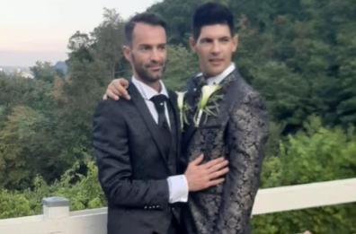 Marco e Denis in viaggio di nozze a Fasano: «Sbeffeggiati da chef: ha disegnato un pene nel piatto». Ma il resort smentisce
