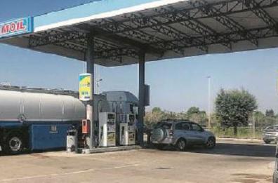 Nardò, Tamoil assaltata: banditi sradicano colonnina self service