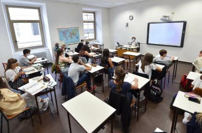 Lecce, scuole verso la riapertura: al via assunzioni per docenti e personale Ata