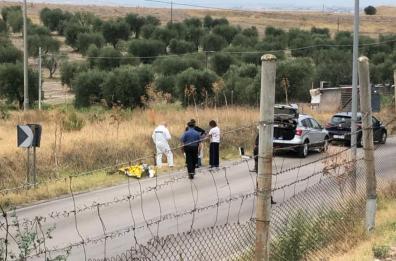 Ordona, identificato cadavere trovato seminudo lungo provinciale 110: indagini per omicidio