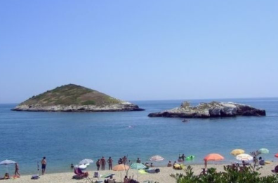 Vieste: dieci migranti sbarcano all'alba sulla costa, ci sono anche bimbi piccoli