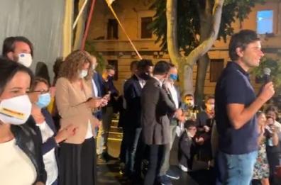 Regionali Puglia, Di Battista in piazza Diaz: «Laricchia merita perchè ha rinunciato ad avance»