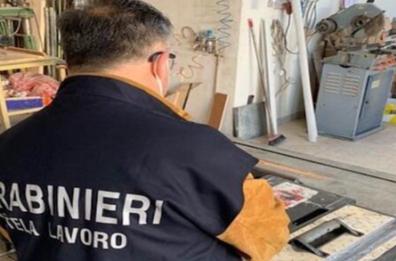 Lecce, blitz in 11 aziende: irregolari 36 operai su 49
