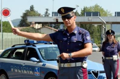 Taranto, auto di lusso sequestrata dalla Polstrada