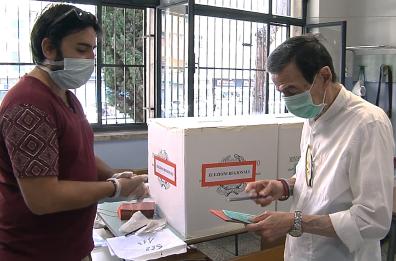 Elezioni 2020, nel Barese scarseggiano le urne di riserva: schede troppo grandi e ingombranti