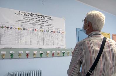 Regionali Puglia, primo giorno d'affluenza: alle 12 ha votato il 12,04%  degli elettori, alle 19 il 27,60% e alle 23 oltre il 40%