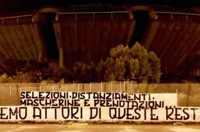 Bari, striscione davanti al S.Nicola: «Seguaci della Nord» contro  restrizioni negli stadi 