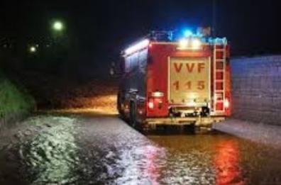 Racale, brucia nella notte la villa di uno dei fratelli De Lorenzis