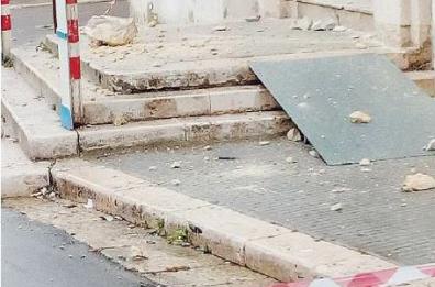 Mola di Bari, un fulmine sulla chiesa: crollo in pieno centro