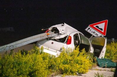 Auto sfonda guardrail sulla Basentana: muore un uomo a Vaglio di Basilicata