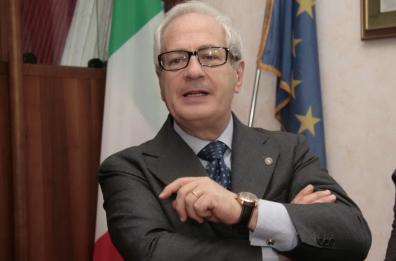 Farmacisti, D'Ambrosio Lettieri riconfermato presidente. «Lotta al Covid,  pronti a fare screening»