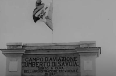 L'«Umberto» diventato «Wojtyla»: i primi 90 anni dell'aeroporto di Bari