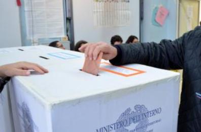 Corruzione elettorale a Bari, Lella e De Francesco non rispondono al gip