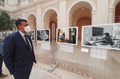 Bari, ecco «Scatti di umanità»: 50 foto alla Camera di Commercio 