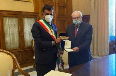 Bari, consegnato «Sigillo civico» al prof Selvaggi 