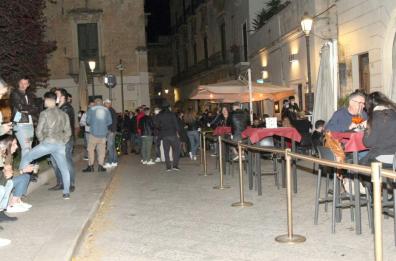 Covid 19, Emiliano: «Con l'arrivo del caldo bisognerà spostare l'orario del coprifuoco»