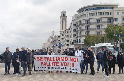 Bari stretta anti Covid, oggi in piazza contro le restrizioni: «Non siamo untori»
Puglia, coinvolte 18mila aziende