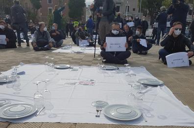 Covid a Bari, scatta la rivolta dei ristoratori: «Stop divieti, noi riapriamo a San Valentino»