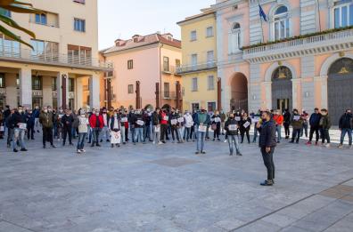 Potenza, protestano contro Dpcm: poche decine di persone in piazza