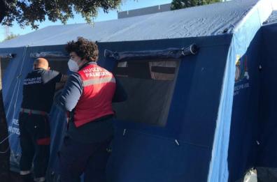 Taranto, al «Moscati» sono finiti i letti: pazienti ricoverati nelle tende. Vescovo Taranto: «Ci vuole responsabilità»