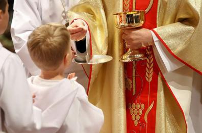 Covid, contagi alle feste: sindaco Noicattaro chiede rinvio sacramenti