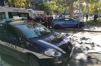 Carambola tra auto a Foggia, una si schianta contro cabina telefonica: solo danni e tanta paura