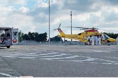 Lecce, soccorso aereo ad un contagiato Covid trasferito al «Fazzi» 