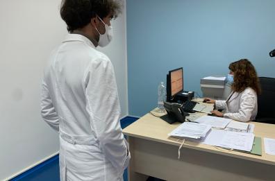 Covid Puglia, dopo riapertura scuole nel Barese aumento casi dell'80%: «Studenti possono innescare cluster famigliari»