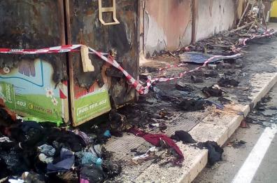 Bari, incendio cassonetti in via Babudri: individuato il «piromane»