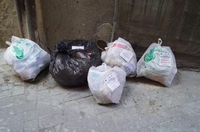 Matera, rifiuti abbandonati nel quartiere Spine Bianche: multati 3 cittadini 