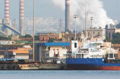 Arcelor Mittal, sindacati preoccupati: «Noi tenuti all'oscuro dell'intesa. No a esuberi»