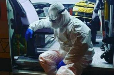 Covid, lo sfogo del sindaco soccorritore: «Attese fino a 7 ore per una barella, sistema al collasso»