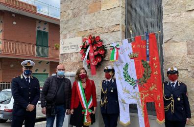 Bari violenza donne, sindaco Decaro: «Smettiamo di voltarci da altra parte»