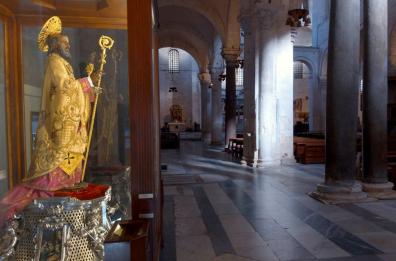 Bari, vietato sostare nelle vie nicolaiane