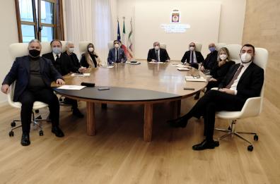 Puglia, sì a reddito energetico: prosegue dialogo M5s-Emiliano  