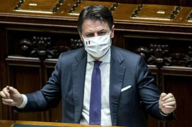 Dl Natale: Italia rossa nei festivi e prefestivi, arancione nei feriali. Spostamenti limitati. In casa ok a 2 ospiti non conviventi. La diretta di Conte