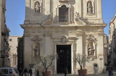 Taranto, parroco Cattedrale e suo vicario positivi al Covid
