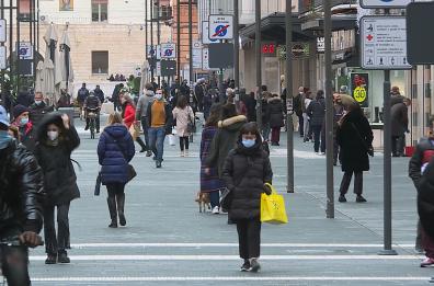 Bari, provvedimenti restrittivi anti Covid in arrivo per 24 e 31 dicembre: domani ordinanza di Decaro