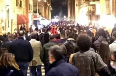 Lecce, il questore: «Più controlli su assembramenti e shopping». Arrivano i sensi unici pedonali