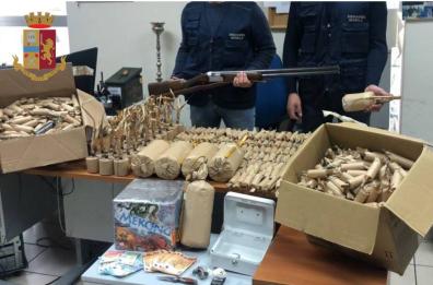 Vendeva in una villetta botti illegali per Capodanno: arrestato 49enne nel Tarantino
