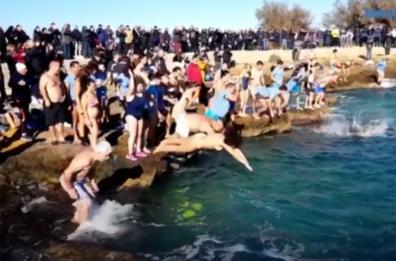 Brindisi, causa Covid salta il Tuffo di Capodanno 2021: rinviato al 2022