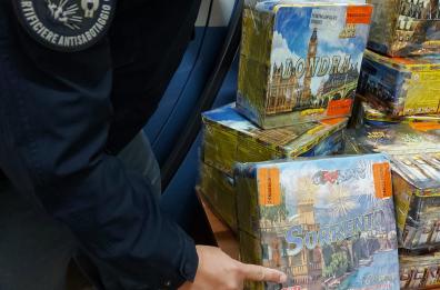 Barletta, nascondeva 100 kg di materiale esplosivo illegale in un garage: arrestato 33enne