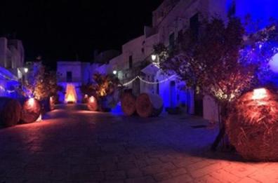 A Cisternino la Natività è fatta con merletti e centrini: sarà alta 4 metri