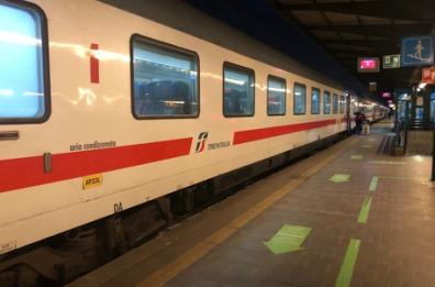 Natale, primo giorno di esodo da Nord a Sud: i treni arrivati a Bari sono quasi vuoti 