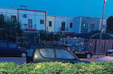 Canosa, banditi scatenati in casa di anziani: li immobilizzano e rubano soldi e gioielli 
