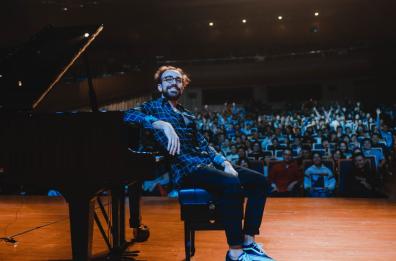 Il 2020 in musica «raccontato» dal pianista Costantino Carrara, dalla Puglia alla conquista del mondo