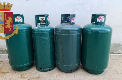 Manduria, barricata in casa tenta il suicidio col gas e minaccia di far esplodere l’abitazione