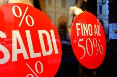 Ancora troppo caldo in Puglia, Delli Noci: «Conferenza Regioni faccia slittare i saldi invernali»