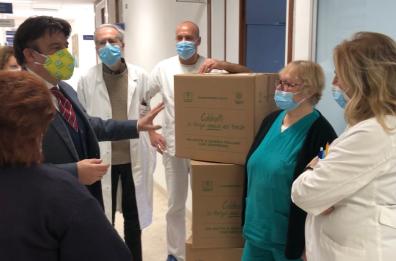 Bari, Coldiretti consegna pacchi solidarietà al Giovanni XXIII. A Matera doni per i più bisognosi  